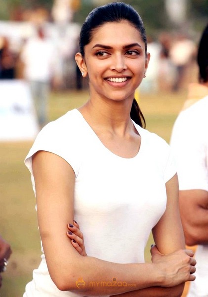 Akshay, Deepika at Housefull Cricket Match