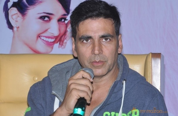 Akshay,Tamanna Promotes Entertainment Movie Photos