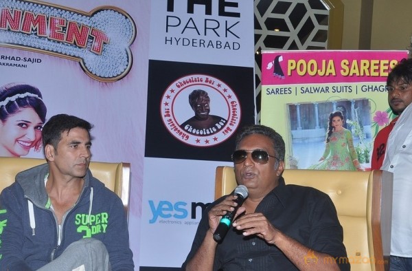 Akshay,Tamanna Promotes Entertainment Movie Photos