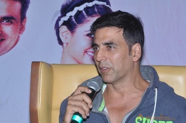 Akshay,Tamanna Promotes Entertainment Movie Photos