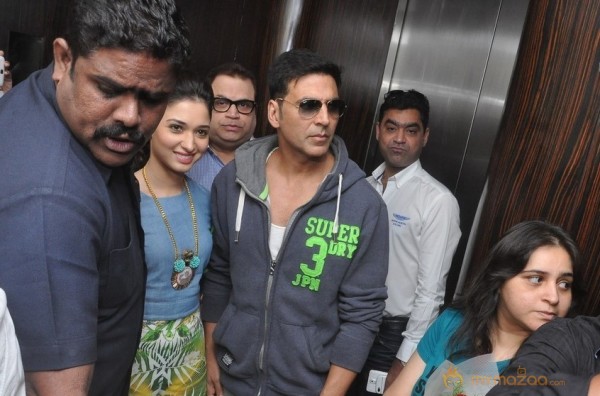 Akshay,Tamanna Promotes Entertainment Movie Photos