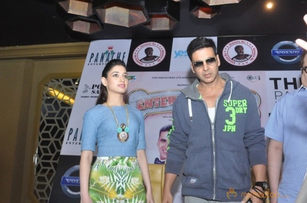 Akshay,Tamanna Promotes Entertainment Movie Photos