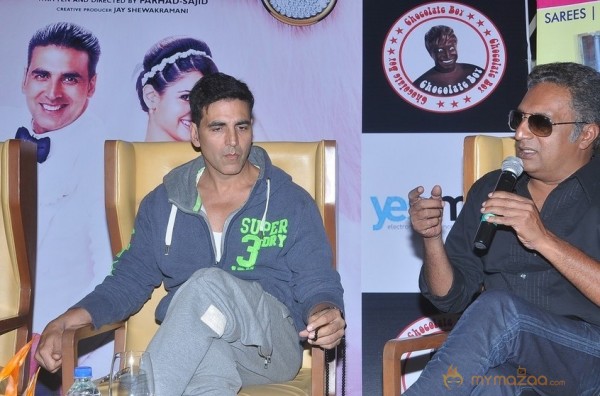 Akshay,Tamanna Promotes Entertainment Movie Photos