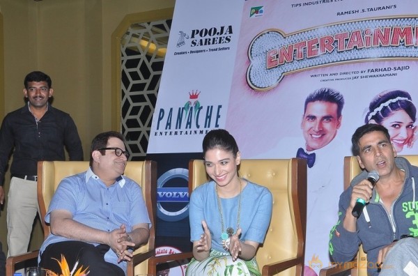 Akshay,Tamanna Promotes Entertainment Movie Photos