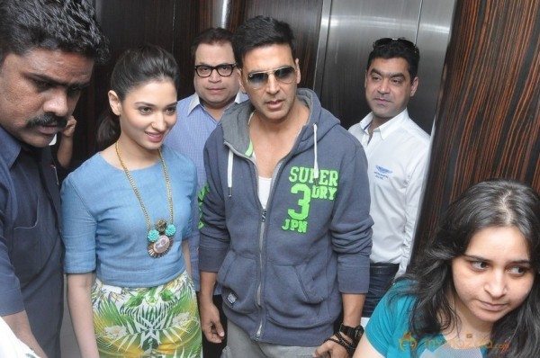 Akshay,Tamanna Promotes Entertainment Movie Photos