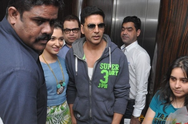 Akshay,Tamanna Promotes Entertainment Movie Photos