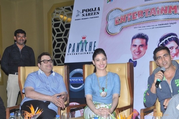 Akshay,Tamanna Promotes Entertainment Movie Photos