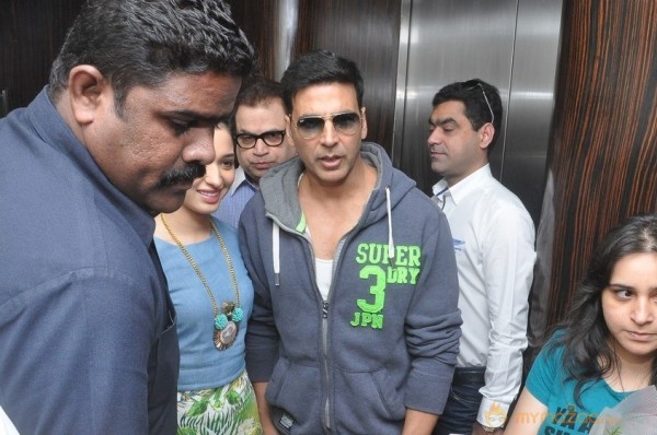 Akshay,Tamanna Promotes Entertainment Movie Photos