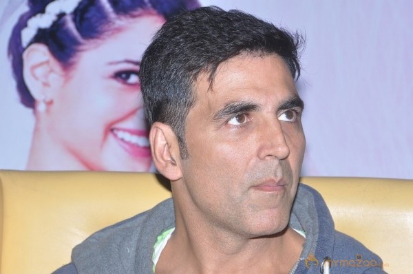 Akshay,Tamanna Promotes Entertainment Movie Photos