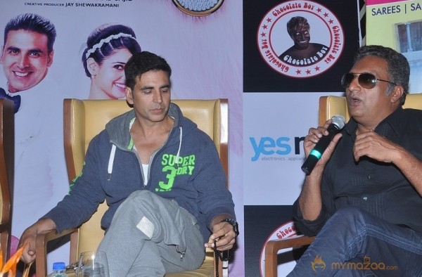 Akshay,Tamanna Promotes Entertainment Movie Photos