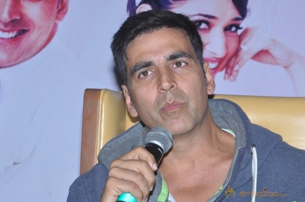 Akshay,Tamanna Promotes Entertainment Movie Photos