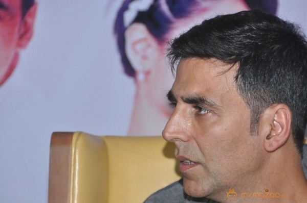 Akshay,Tamanna Promotes Entertainment Movie Photos