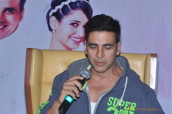 Akshay,Tamanna Promotes Entertainment Movie Photos