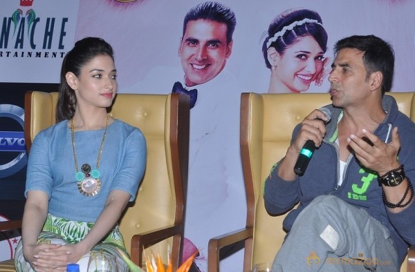 Akshay,Tamanna Promotes Entertainment Movie Photos