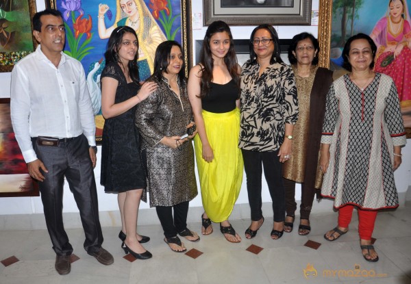 Alia Bhatt Launch Art Exhibition SPLASSH 