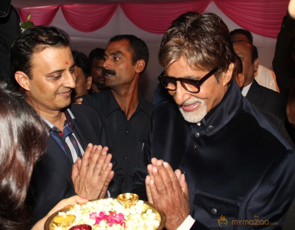 Amitabh Bachchan Launch Skininfinity Clinic 