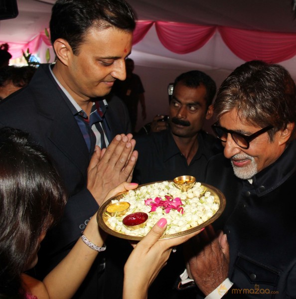 Amitabh Bachchan Launch Skininfinity Clinic 