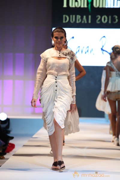 Anjana Sukhani Ramp Walk at Fashion Me 2013 Finale 