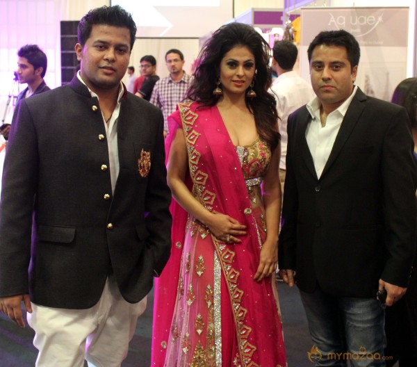 Anjana Sukhani Ramp Walk at Fashion Me 2013 Finale 
