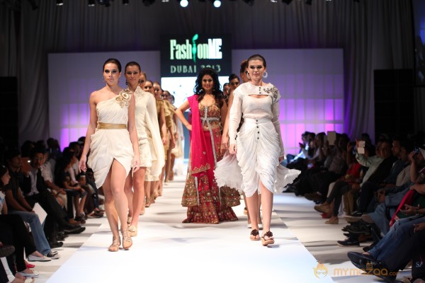 Anjana Sukhani Ramp Walk at Fashion Me 2013 Finale 