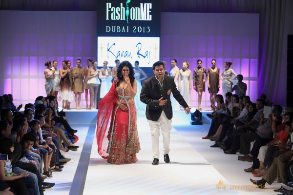 Anjana Sukhani Ramp Walk at Fashion Me 2013 Finale 