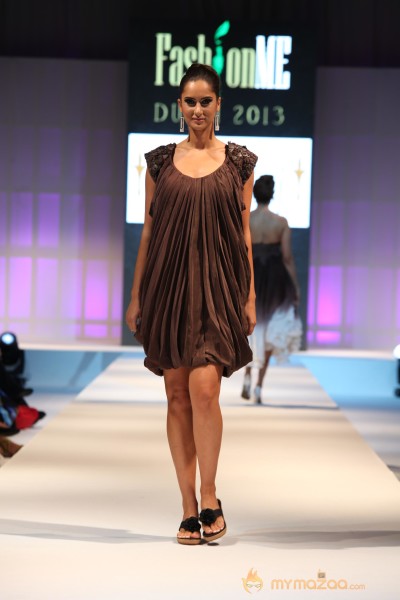 Anjana Sukhani Ramp Walk at Fashion Me 2013 Finale 