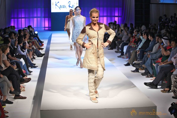 Anjana Sukhani Ramp Walk at Fashion Me 2013 Finale 