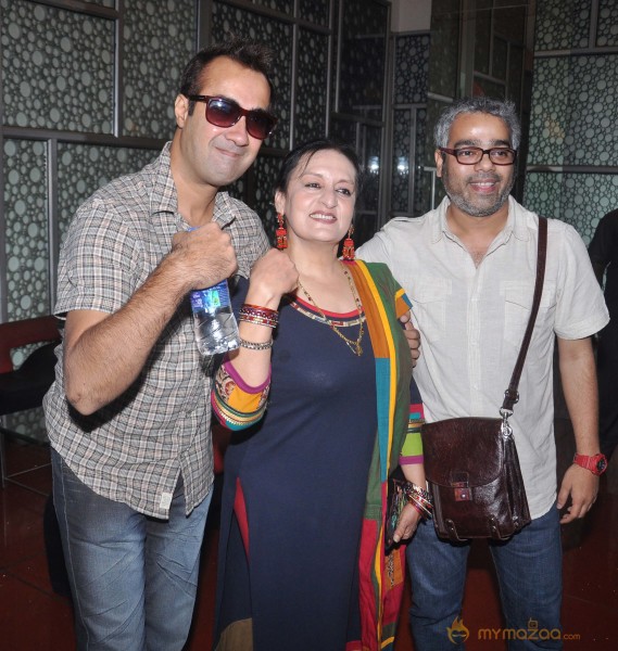 'Bajatey Raho' Movie First Look Launch  