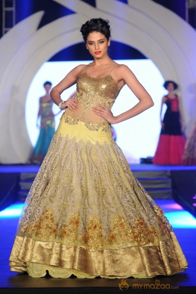 Bipasha And Neil Nitin photos