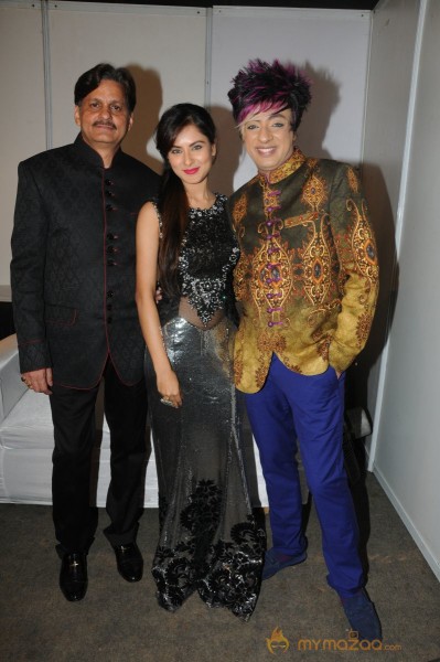 Bipasha And Neil Nitin photos