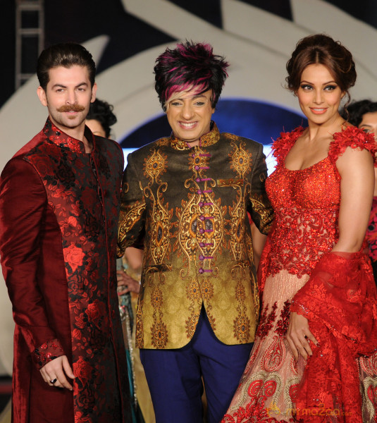 Bipasha And Neil Nitin photos