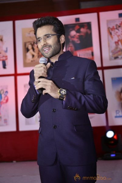 Bolly Celebs at 25 films CCP of Vashu Bhagnani