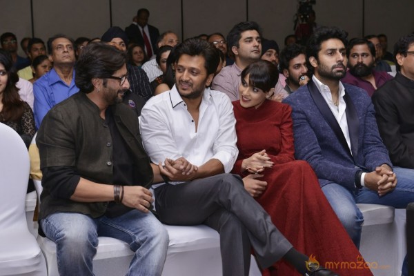Bolly Celebs at 25 films CCP of Vashu Bhagnani