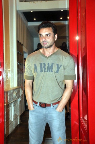 Bolly Celebs at BANDRA 190 store launch Photos