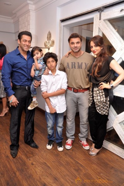 Bolly Celebs at BANDRA 190 store launch Photos