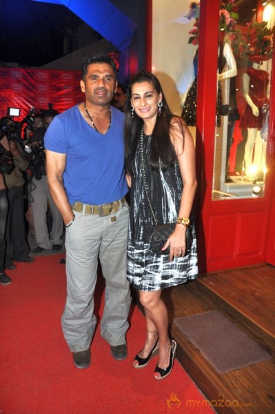 Bolly Celebs at BANDRA 190 store launch Photos