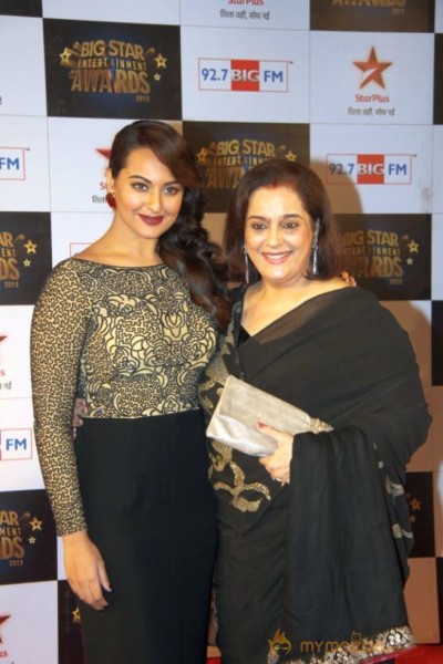 Bolly Celebs at BSE AWARDS 2013 Photos
