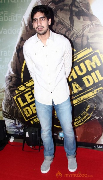 Bolly Celebs At Lekar Hum Deewana Dil Premiere