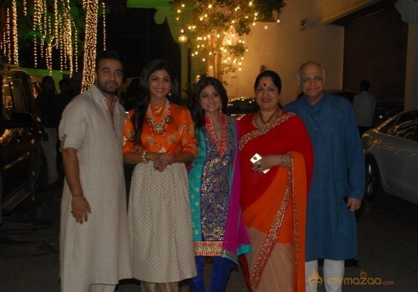 Bolly Celebs at Shilpa Shetty Diwali Party Gallery