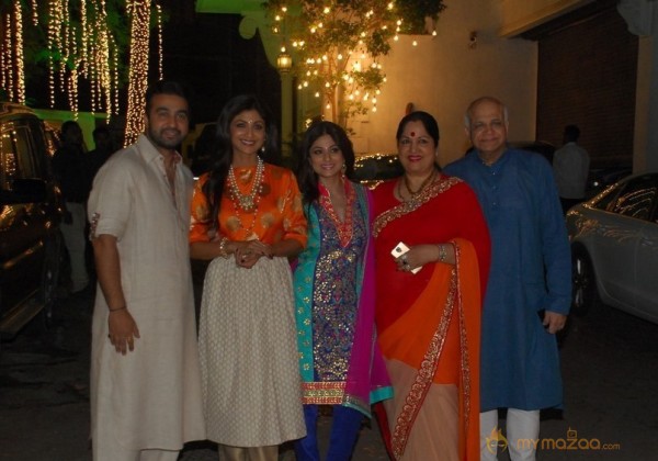 Bolly Celebs at Shilpa Shetty Diwali Party Gallery