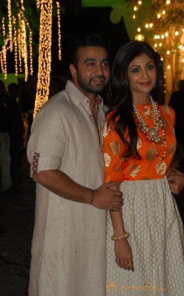 Bolly Celebs at Shilpa Shetty Diwali Party Gallery