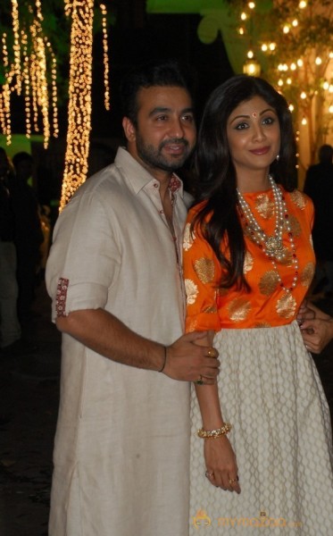 Bolly Celebs at Shilpa Shetty Diwali Party Gallery