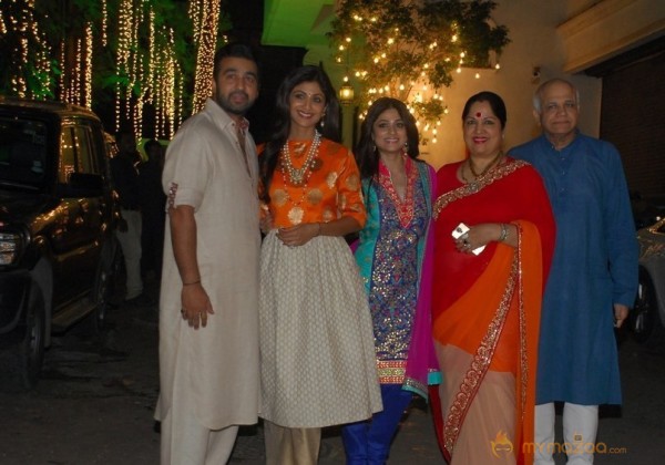 Bolly Celebs at Shilpa Shetty Diwali Party Gallery