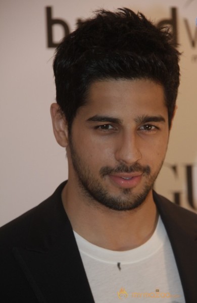 Bolly Celebs at Vogue Beauty Awards 2014 Photos