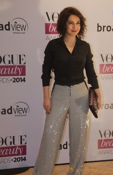 Bolly Celebs at Vogue Beauty Awards 2014 Photos