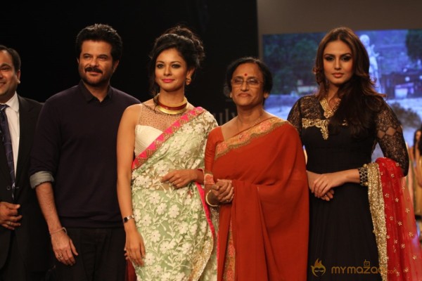 Bollywood Celebraties At IIJW 2013