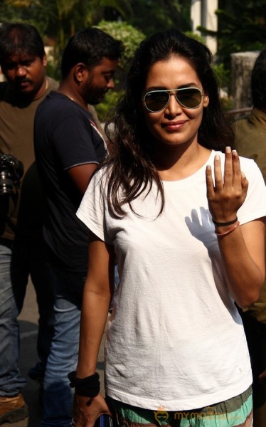 Bollywood Celebrities Cast Their Votes Gallery