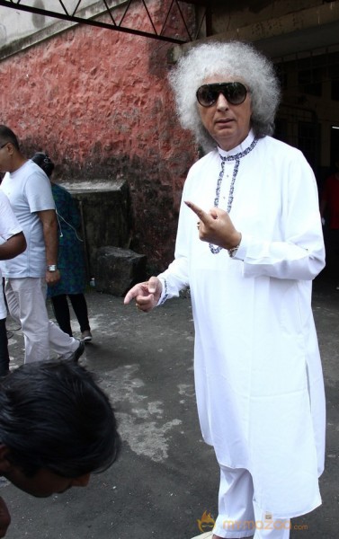 Bollywood Celebrities Cast Their Votes Gallery