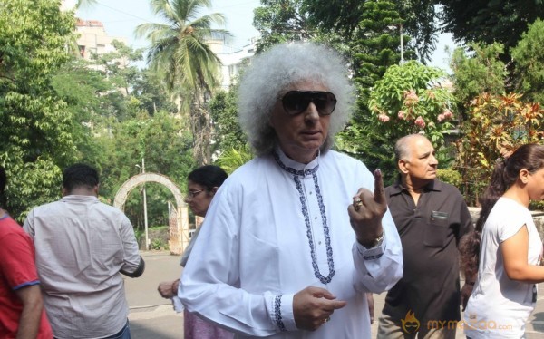 Bollywood Celebrities Cast Their Votes Gallery