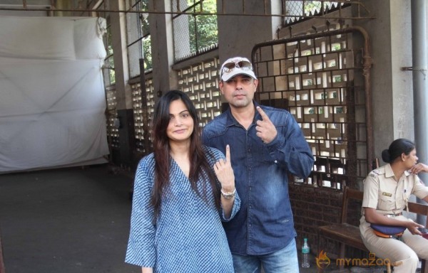Bollywood Celebrities Cast Their Votes Gallery